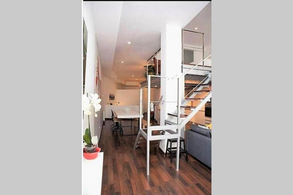 LUJOSO LOFT a 2min a pie del casco histórico Apartamento Sevilha Exterior foto