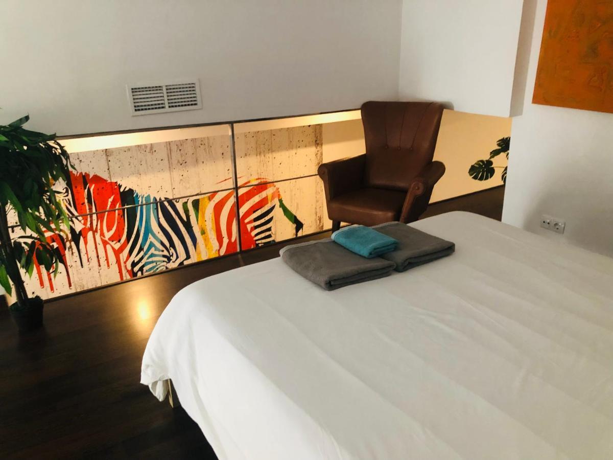 LUJOSO LOFT a 2min a pie del casco histórico Apartamento Sevilha Exterior foto